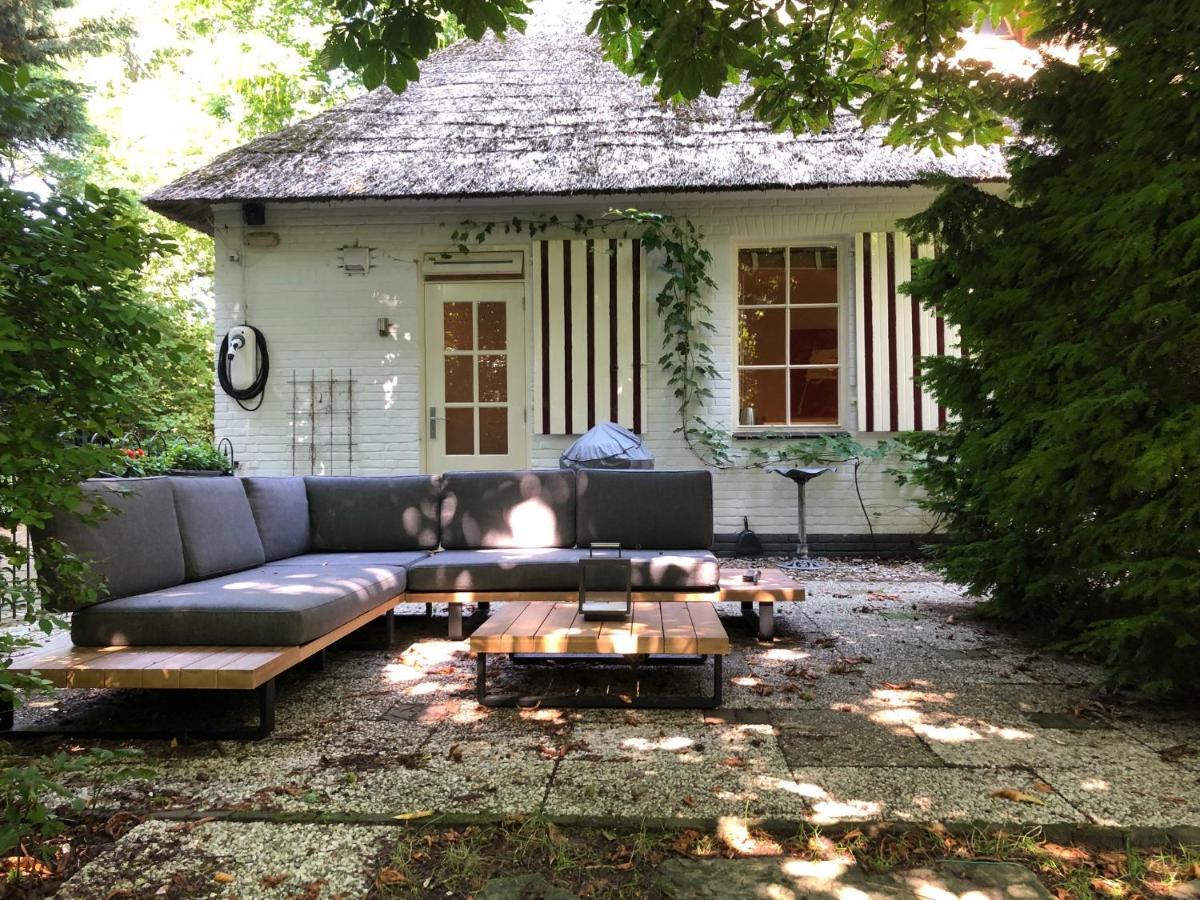 Bed And Breakfast De Haen - Prive-Appartementen Van 43 Of 60 M2 Met Tweepersoons Bubbelbad - Finse Sauna - In Westvleugel Van Luxe Villa Oss Luaran gambar