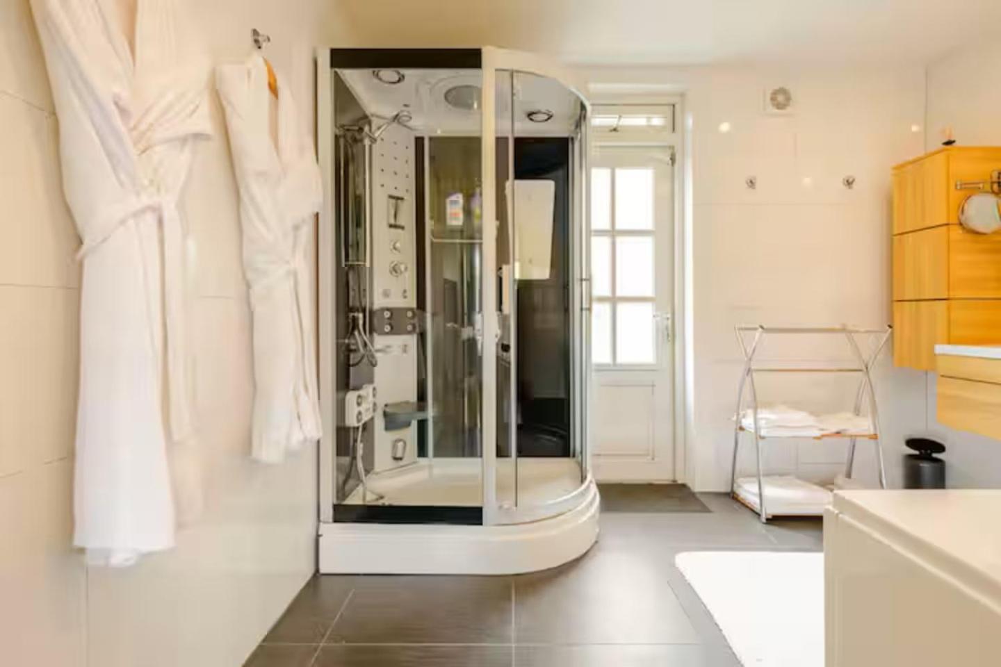 Bed And Breakfast De Haen - Prive-Appartementen Van 43 Of 60 M2 Met Tweepersoons Bubbelbad - Finse Sauna - In Westvleugel Van Luxe Villa Oss Luaran gambar